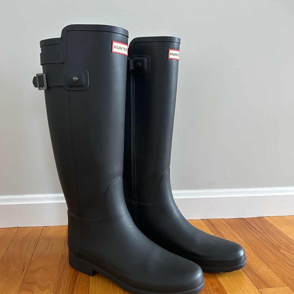 Hunter Women’s Refined Tall Rain Boots size 8 black